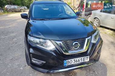 Внедорожник / Кроссовер Nissan Rogue 2016 в 