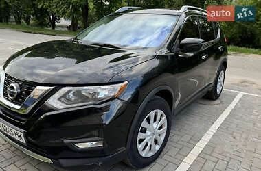 Внедорожник / Кроссовер Nissan Rogue 2017 в Киеве