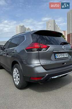 Внедорожник / Кроссовер Nissan Rogue 2017 в 