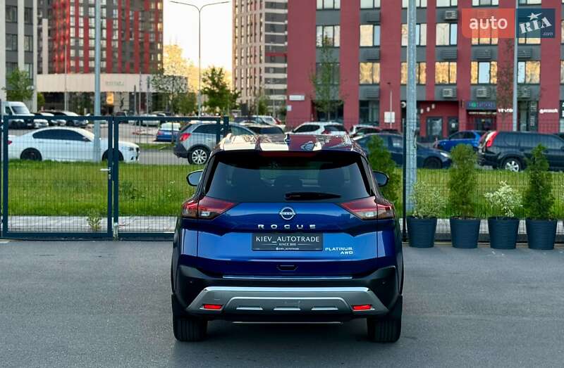 Внедорожник / Кроссовер Nissan Rogue 2023 в Киеве