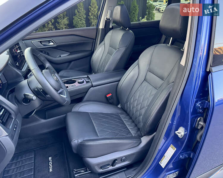 Внедорожник / Кроссовер Nissan Rogue 2023 в Киеве