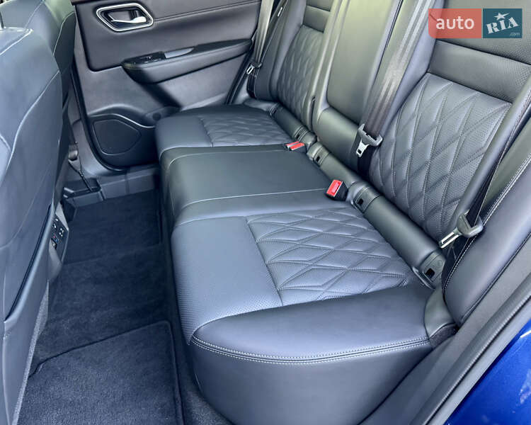 Внедорожник / Кроссовер Nissan Rogue 2023 в Киеве