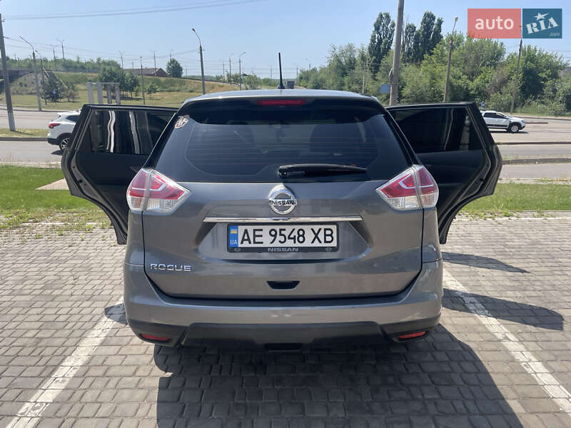 Внедорожник / Кроссовер Nissan Rogue 2015 в Кривом Роге