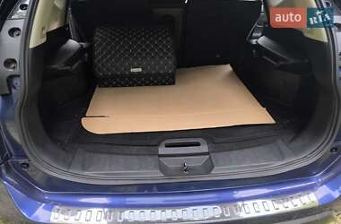 Внедорожник / Кроссовер Nissan Rogue 2020 в 