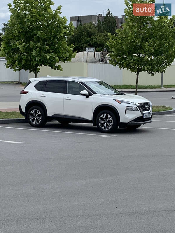 Позашляховик / Кросовер Nissan Rogue 2021 в Чернігові