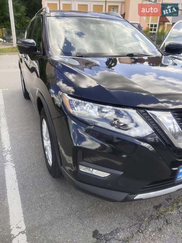 Внедорожник / Кроссовер Nissan Rogue 2016 в Харькове