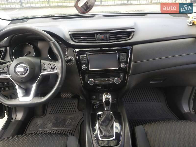 Внедорожник / Кроссовер Nissan Rogue 2016 в Харькове
