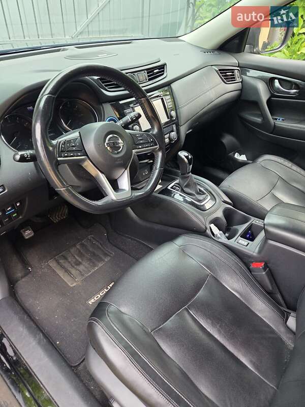 Внедорожник / Кроссовер Nissan Rogue 2018 в Ивано-Франковске