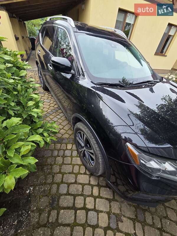 Внедорожник / Кроссовер Nissan Rogue 2018 в Ивано-Франковске