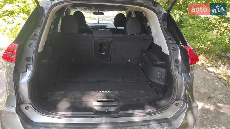 Внедорожник / Кроссовер Nissan Rogue 2017 в Павлограде