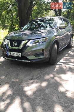 Внедорожник / Кроссовер Nissan Rogue 2017 в Павлограде