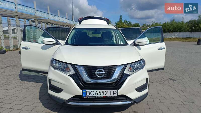 Позашляховик / Кросовер Nissan Rogue 2017 в Львові