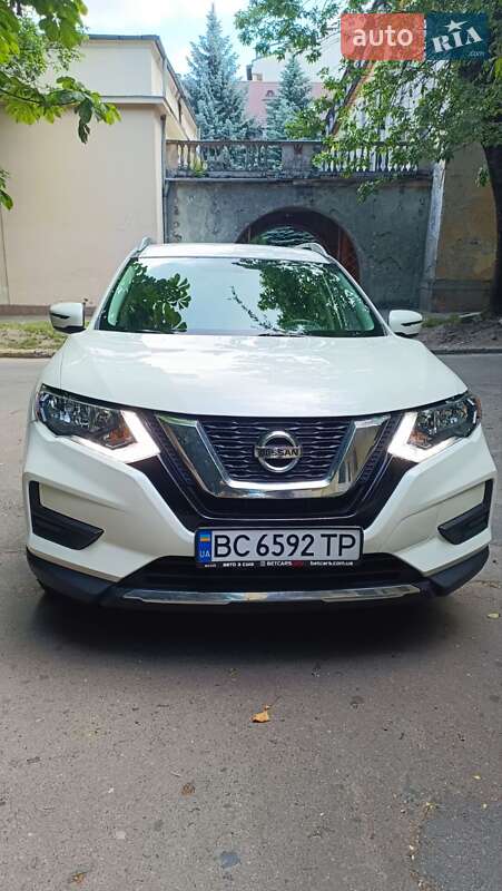 Позашляховик / Кросовер Nissan Rogue 2017 в Львові