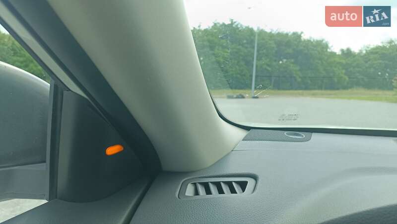 Позашляховик / Кросовер Nissan Rogue 2017 в Львові