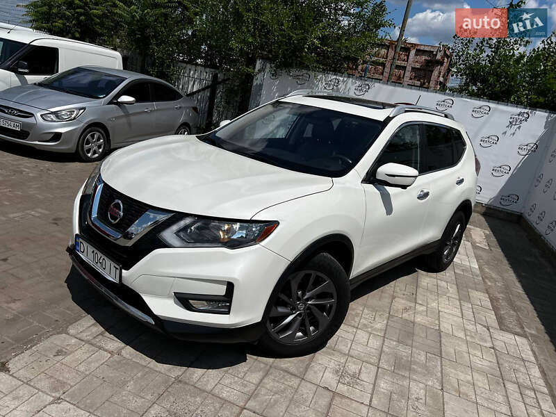Внедорожник / Кроссовер Nissan Rogue 2016 в 