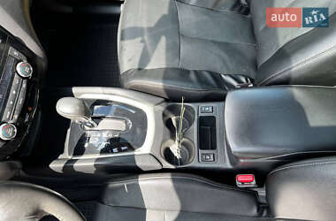 Внедорожник / Кроссовер Nissan Rogue 2016 в 