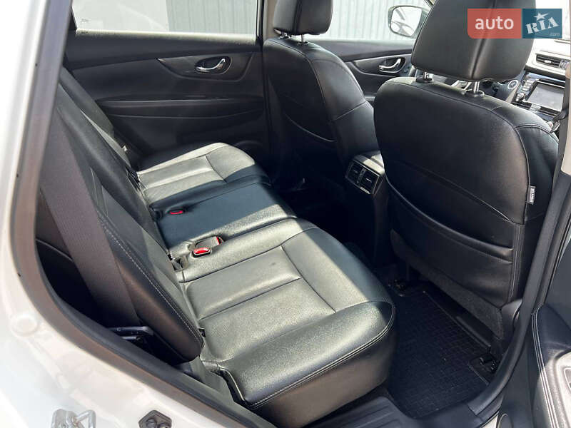 Внедорожник / Кроссовер Nissan Rogue 2016 в Днепре