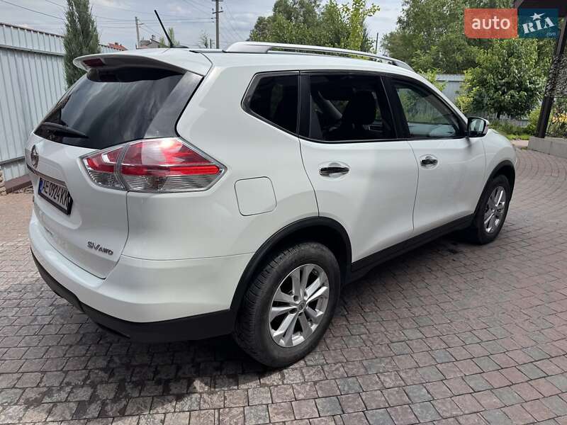 Внедорожник / Кроссовер Nissan Rogue 2016 в Днепре