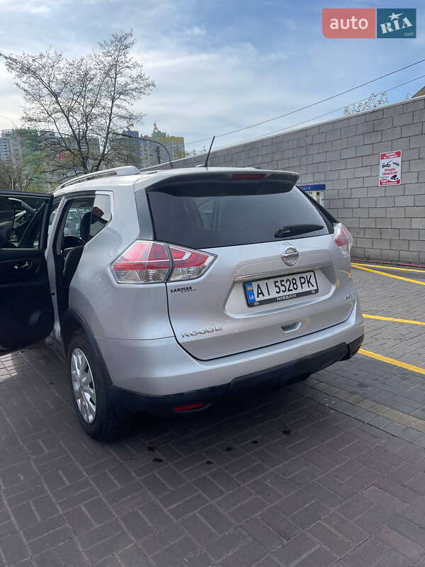 Позашляховик / Кросовер Nissan Rogue 2016 в Києві