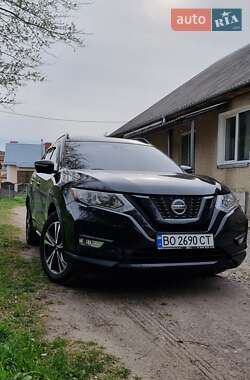 Позашляховик / Кросовер Nissan Rogue 2017 в Кременці
