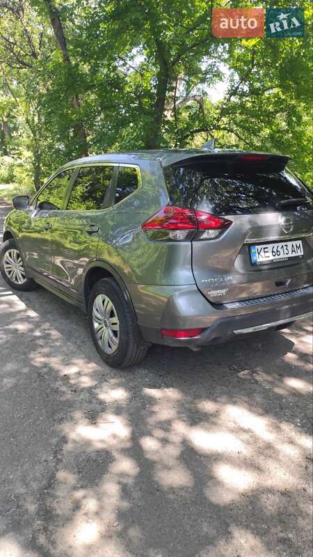 Внедорожник / Кроссовер Nissan Rogue 2017 в Павлограде