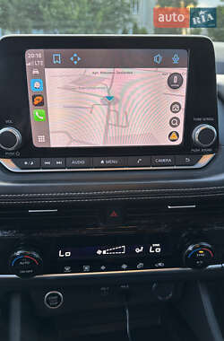 Внедорожник / Кроссовер Nissan Rogue 2021 в Львове