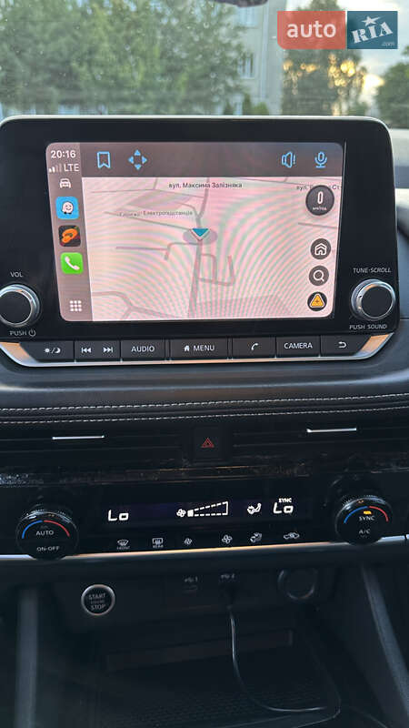 Внедорожник / Кроссовер Nissan Rogue 2021 в Золочеве