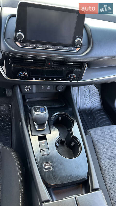 Внедорожник / Кроссовер Nissan Rogue 2021 в Золочеве