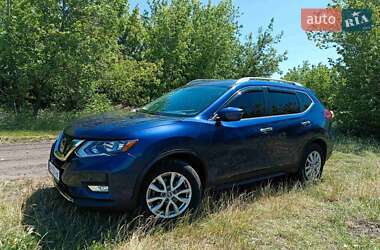 Внедорожник / Кроссовер Nissan Rogue 2017 в Малой Виске