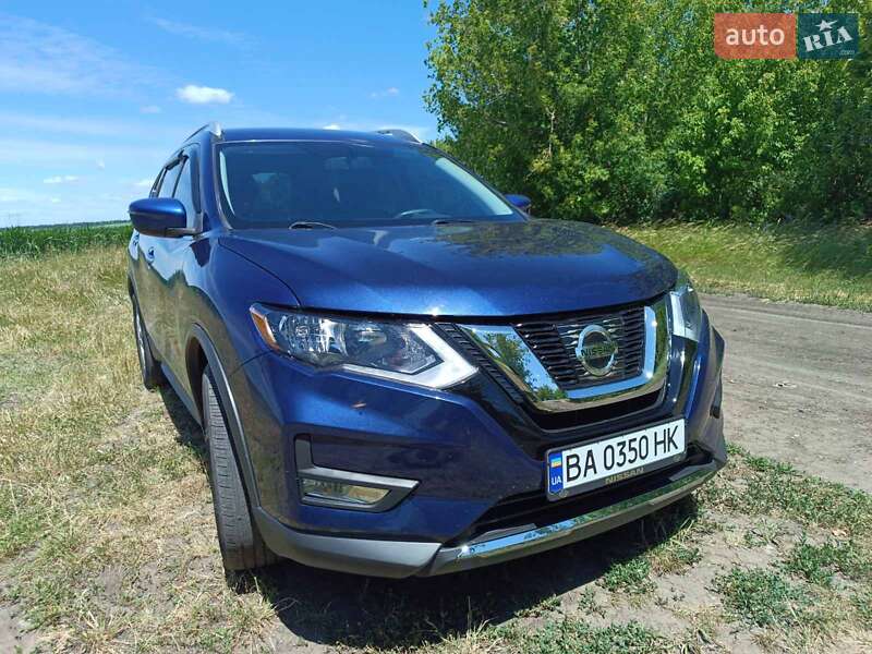 Позашляховик / Кросовер Nissan Rogue 2017 в Малій Висці