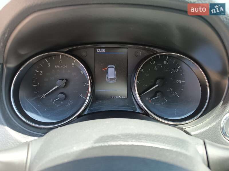 Позашляховик / Кросовер Nissan Rogue 2017 в Малій Висці