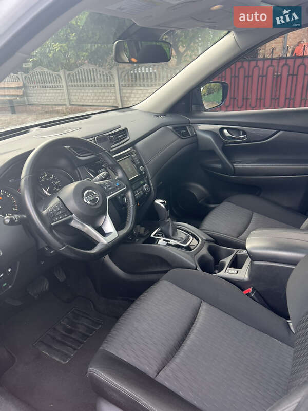 Позашляховик / Кросовер Nissan Rogue 2020 в Рокитному