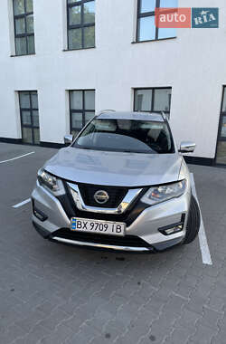 Внедорожник / Кроссовер Nissan Rogue 2018 в Хмельницком