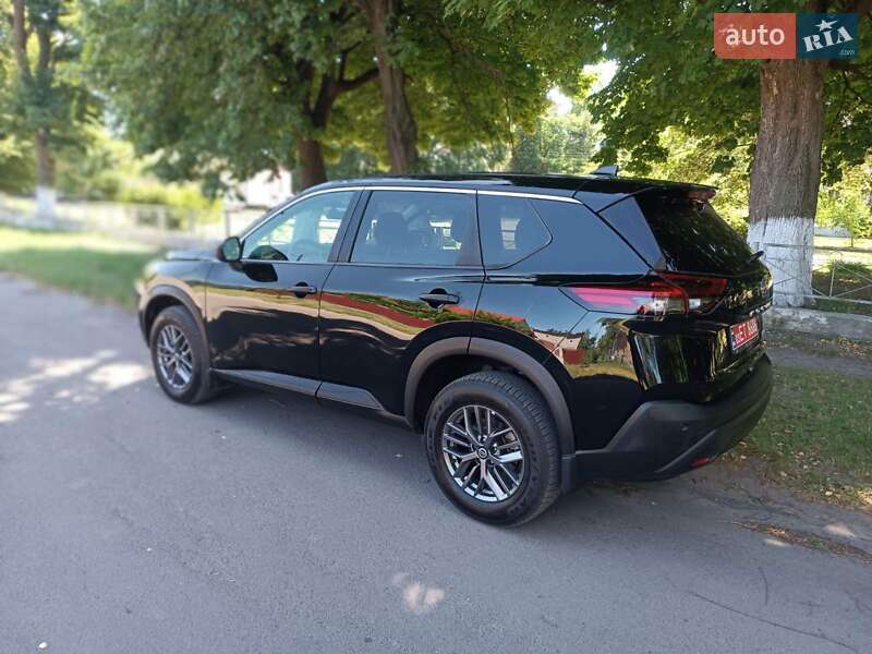 Внедорожник / Кроссовер Nissan Rogue 2021 в Дубно