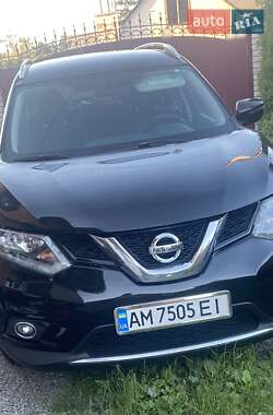 Внедорожник / Кроссовер Nissan Rogue 2015 в Житомире