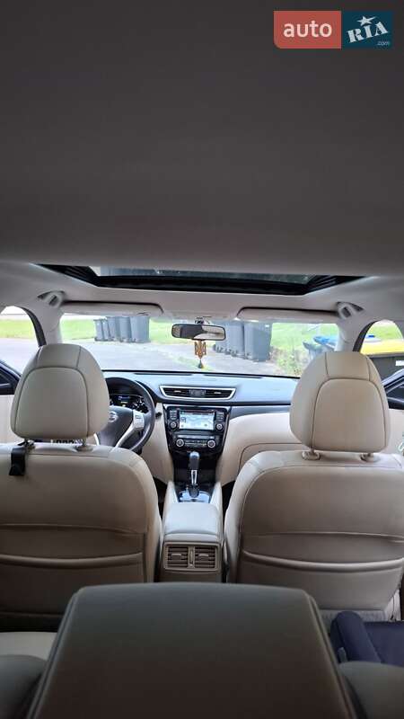 Внедорожник / Кроссовер Nissan Rogue 2015 в Ивано-Франковске
