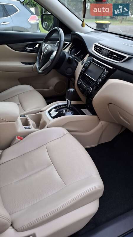 Внедорожник / Кроссовер Nissan Rogue 2015 в Ивано-Франковске