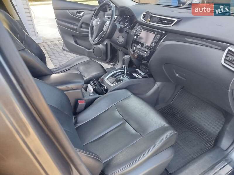 Позашляховик / Кросовер Nissan Rogue 2016 в Полтаві