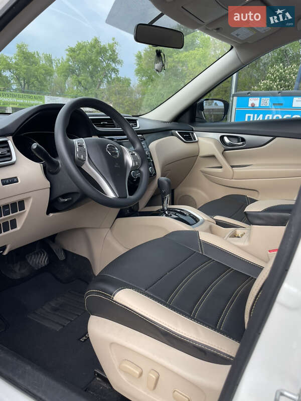 Внедорожник / Кроссовер Nissan Rogue 2016 в Запорожье