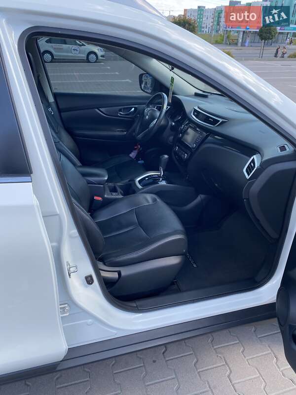 Позашляховик / Кросовер Nissan Rogue 2016 в Києві