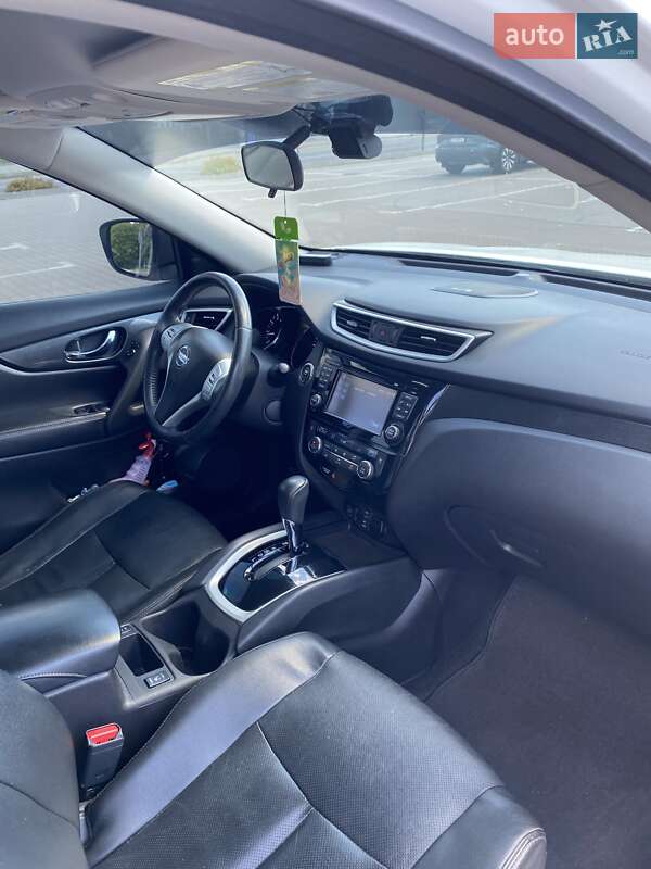 Позашляховик / Кросовер Nissan Rogue 2016 в Києві