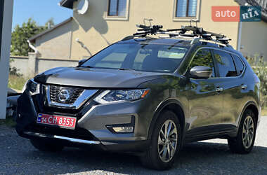Внедорожник / Кроссовер Nissan Rogue 2014 в Львове