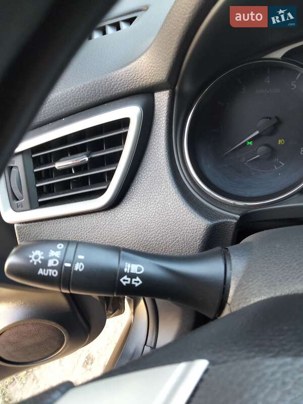 Позашляховик / Кросовер Nissan Rogue 2016 в Одесі