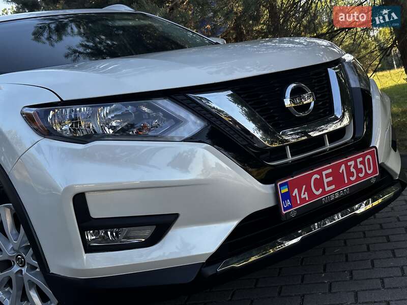 Внедорожник / Кроссовер Nissan Rogue 2017 в Дрогобыче