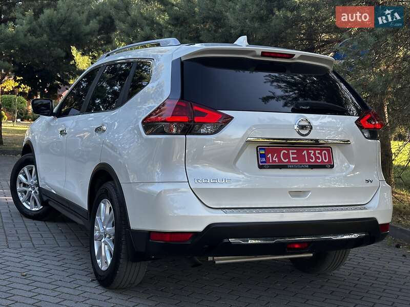 Внедорожник / Кроссовер Nissan Rogue 2017 в Дрогобыче