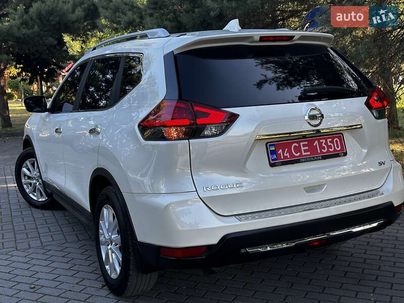 Внедорожник / Кроссовер Nissan Rogue 2017 в Дрогобыче