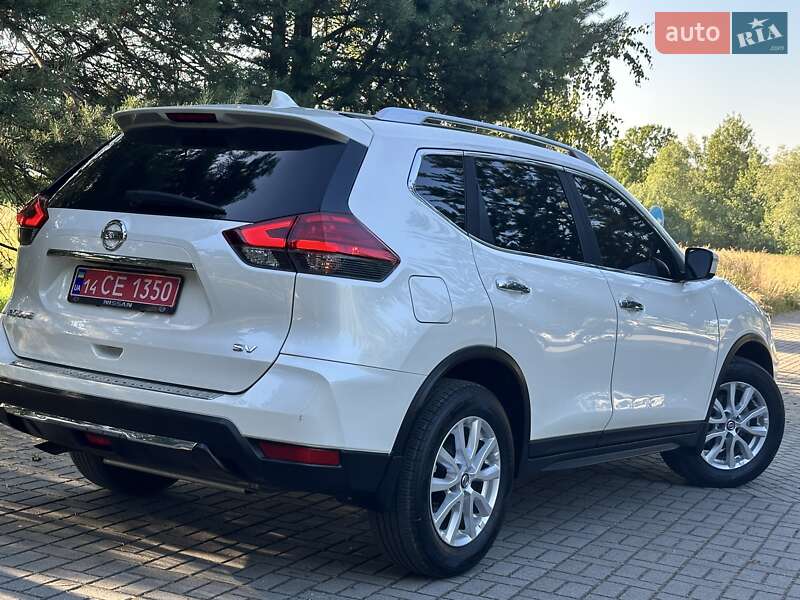 Внедорожник / Кроссовер Nissan Rogue 2017 в Дрогобыче