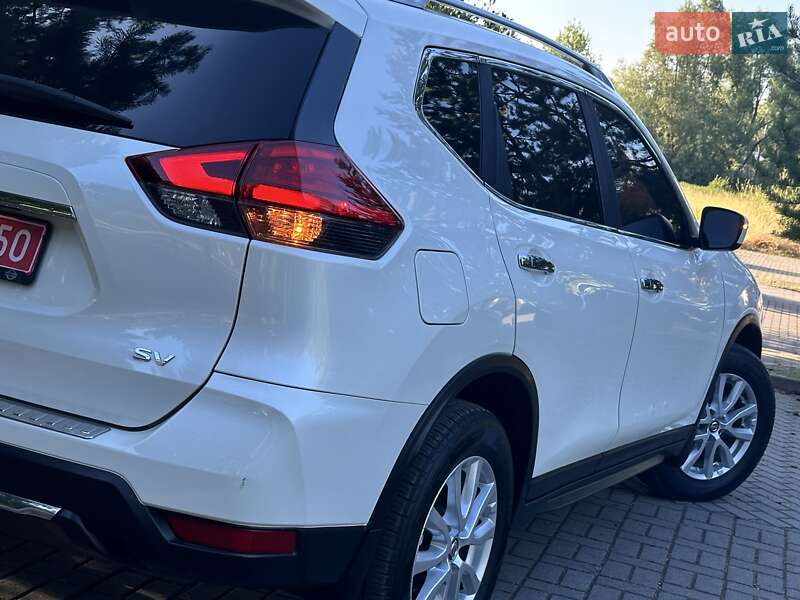 Внедорожник / Кроссовер Nissan Rogue 2017 в Дрогобыче