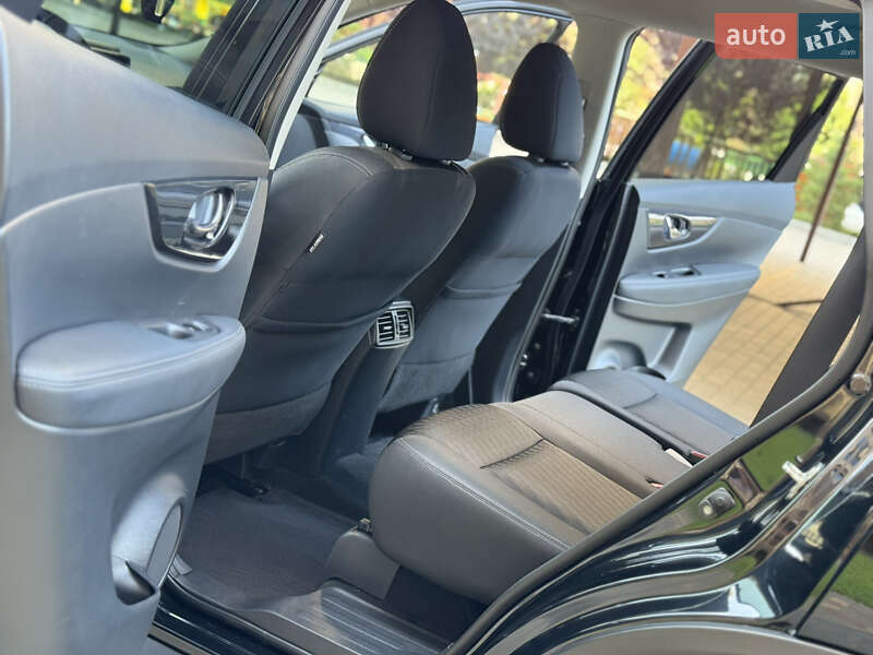 Внедорожник / Кроссовер Nissan Rogue 2019 в Одессе