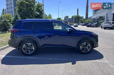 Позашляховик / Кросовер Nissan Rogue 2024 в 